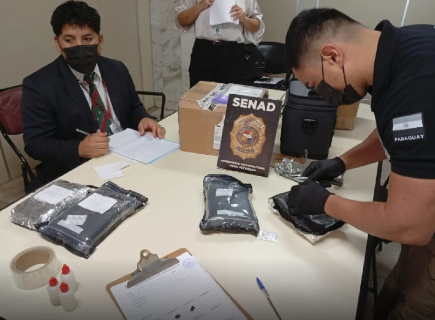 Detectan narcoencomiendas rastreadas por traficantes en el Aeropuerto Silvio Pettirossi