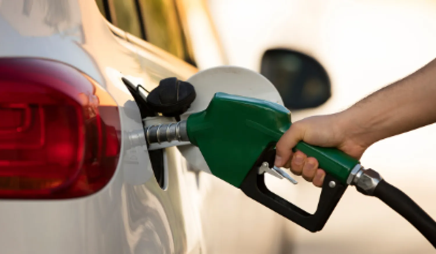 Gobierno anuncia baja de G. 300 en todos los combustibles de Petropar a partir de este 1 de diciembre