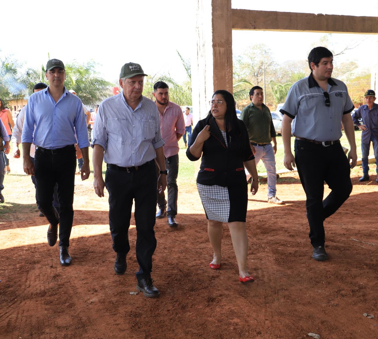 Productores de Sargento José Félix López recibieron maquinarias, insumos y herramientas agrícolas