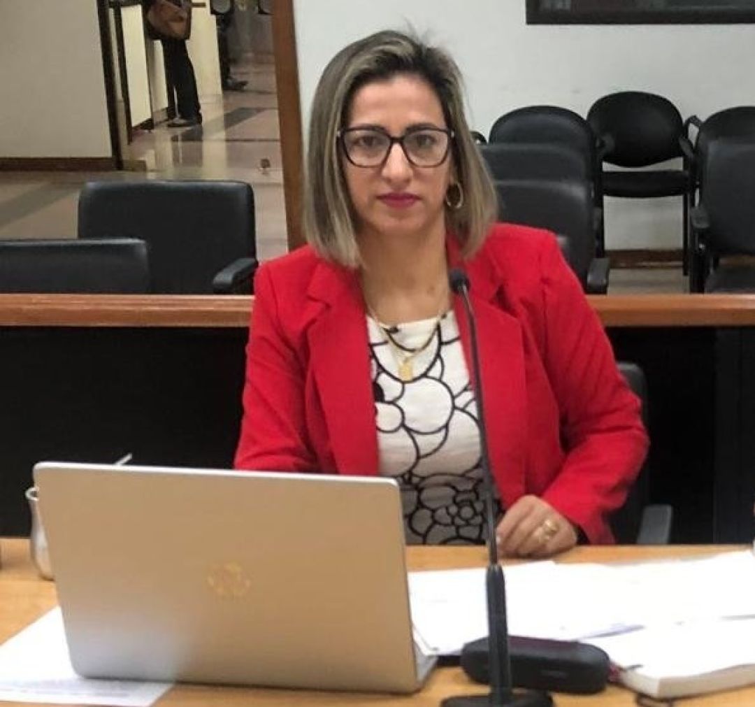 Fiscal obtiene condena de 4 años de cárcel para cajera de financiera y 2 años para cómplice tras simular asalto