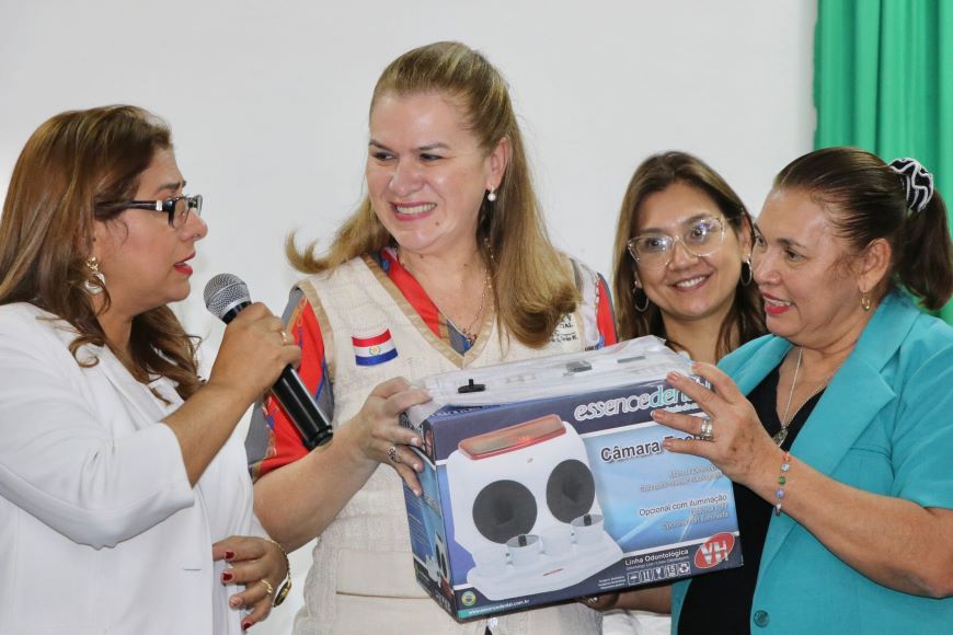 Ministra de salud entregó insumos por valor de 340 millones en Concepción