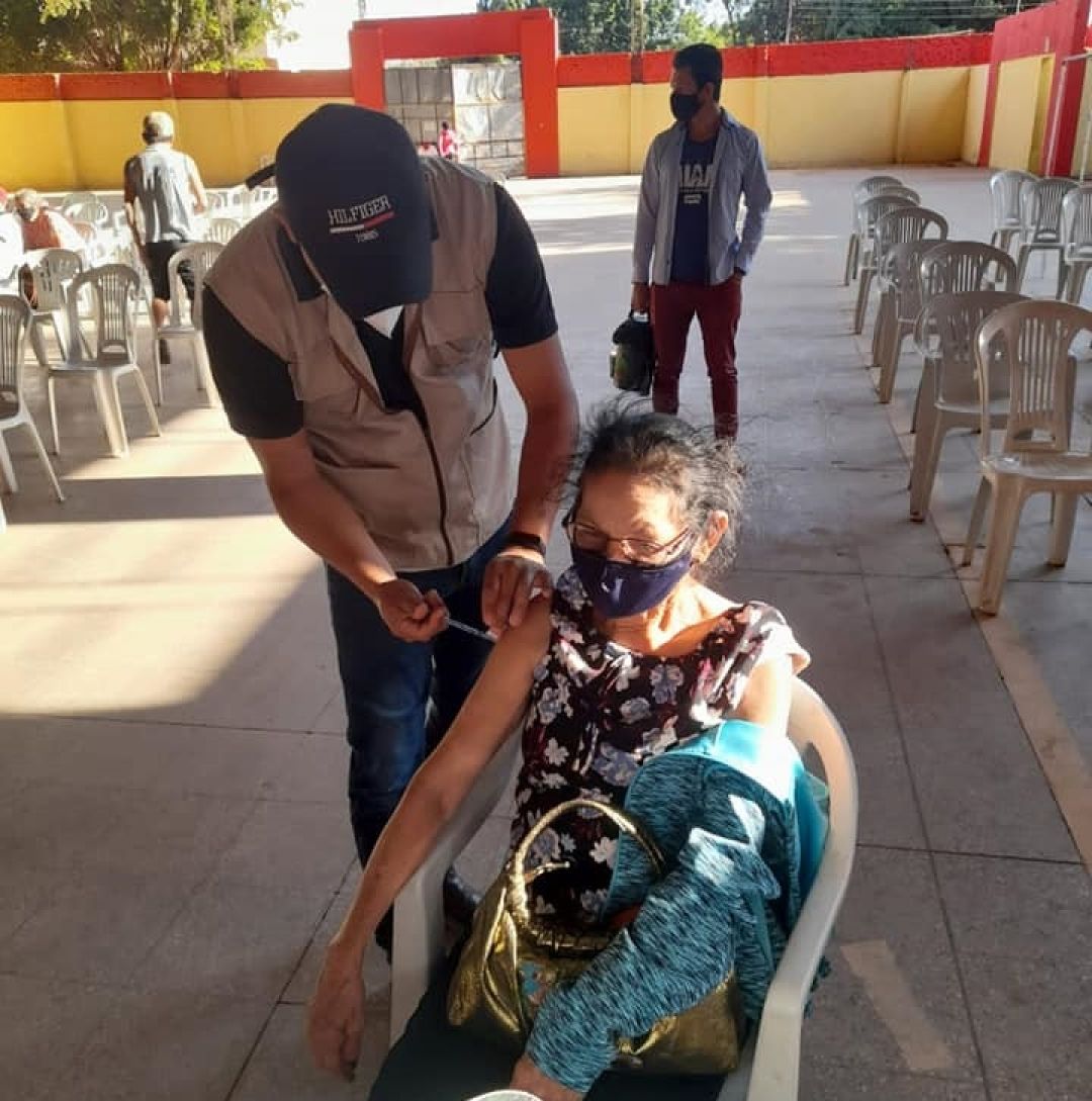 Continúa aplicación de segunda dosis de Pfizer y AstraZeneca en Concepción