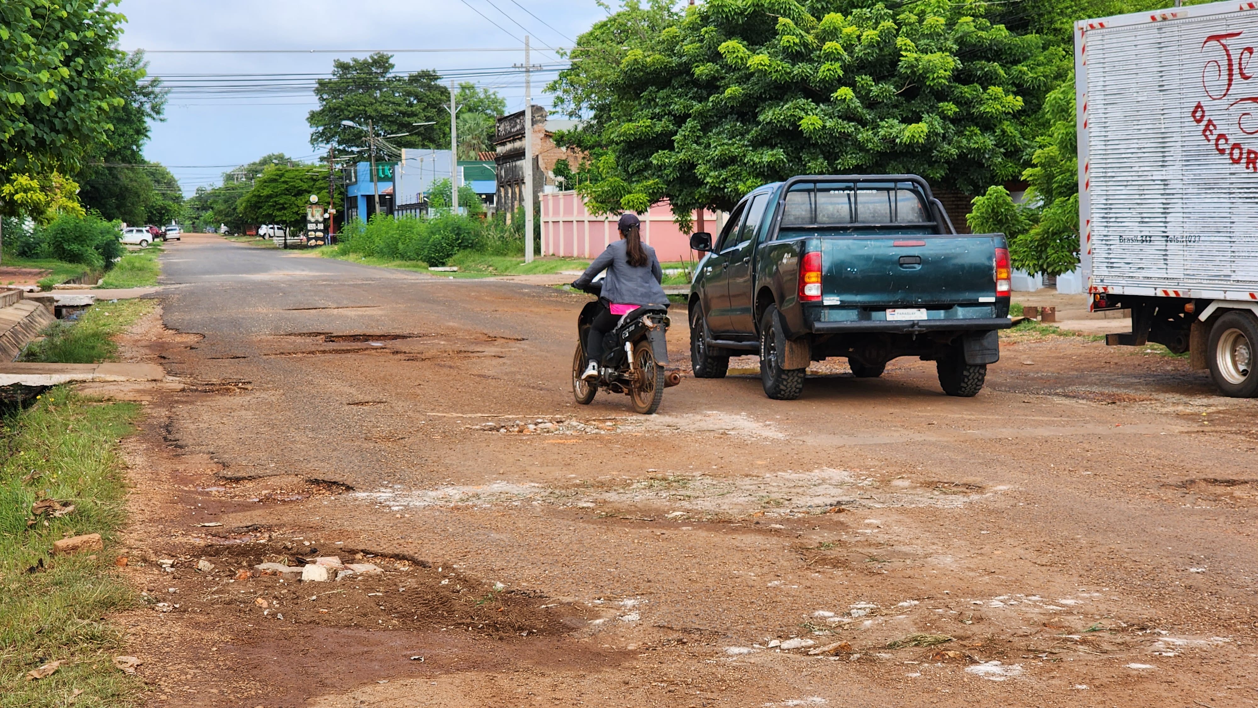 Vecinos del barrio Centro de Concepción bachean calles