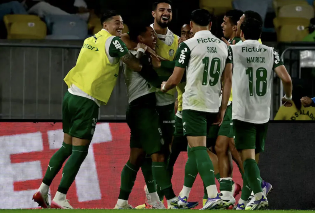 Palmeiras derrota a Fluminense y se acerca a la cima del Brasileirão