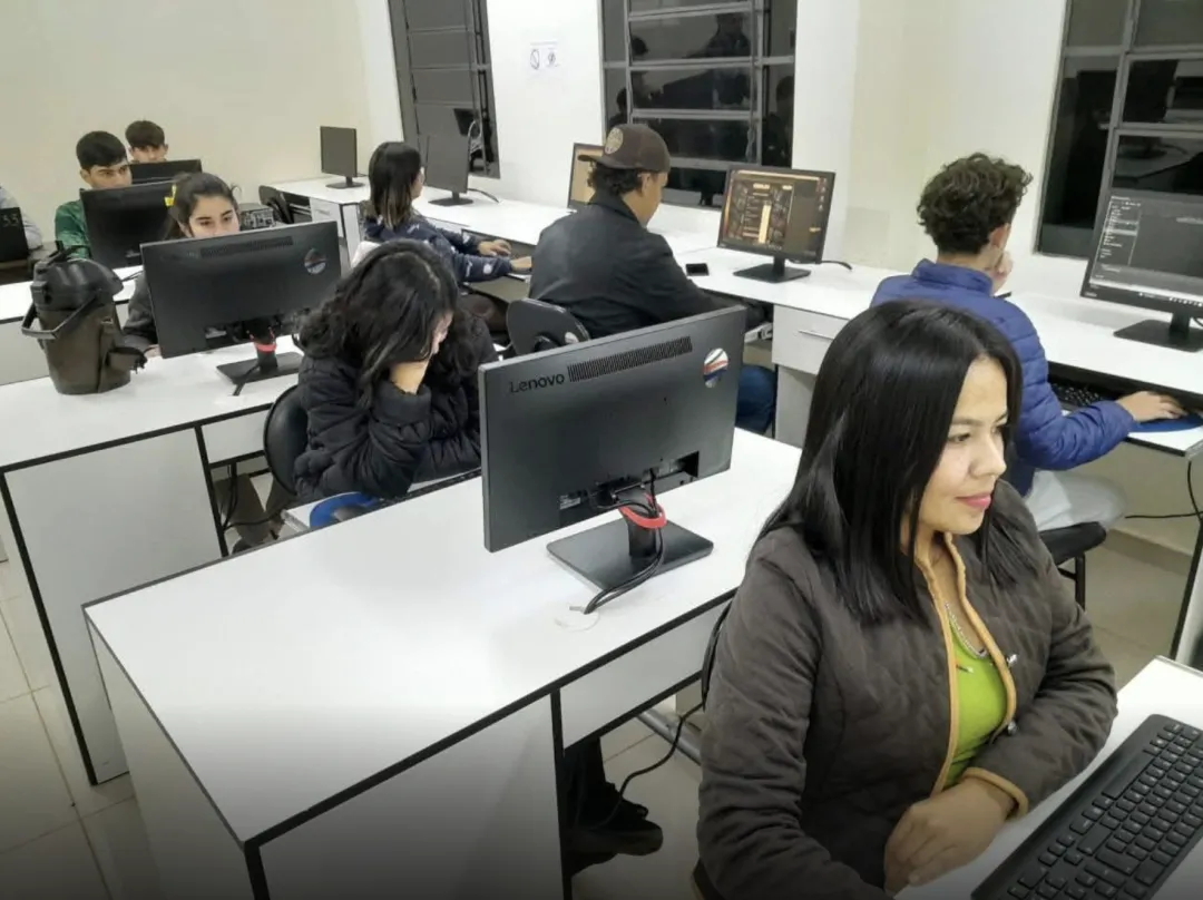 Ocho de cada diez paraguayos ya usan internet, según datos del INE