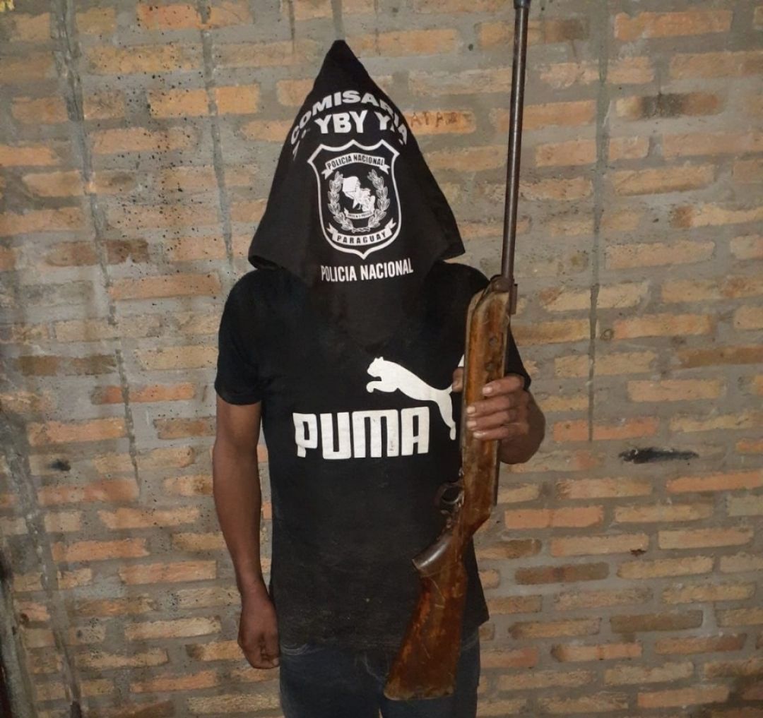 Aprehendido tras disparar contra su propio hijo