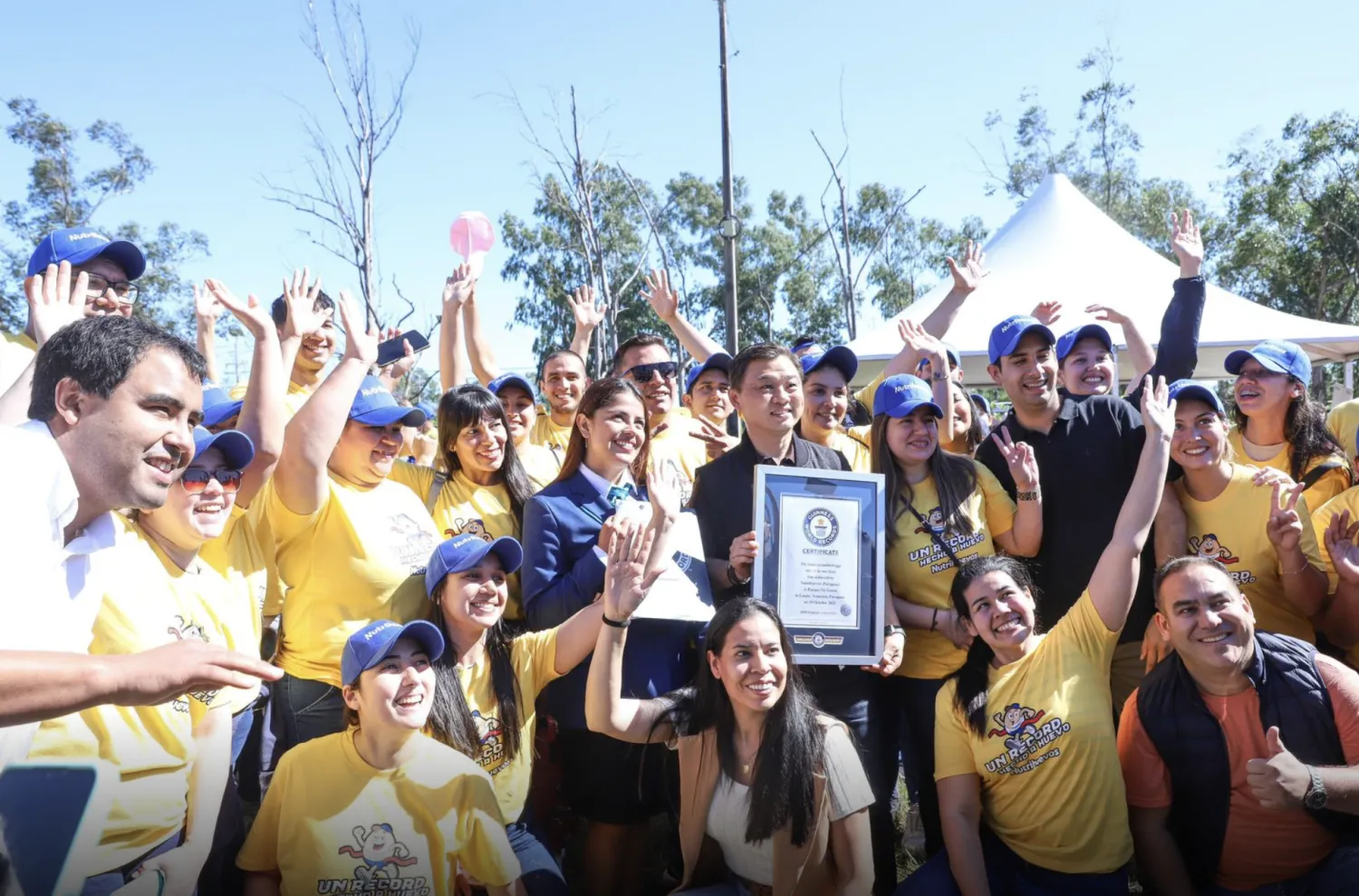 Paraguay logra el Récord Guiness por la mayor distribución de huevos revueltos del mundo