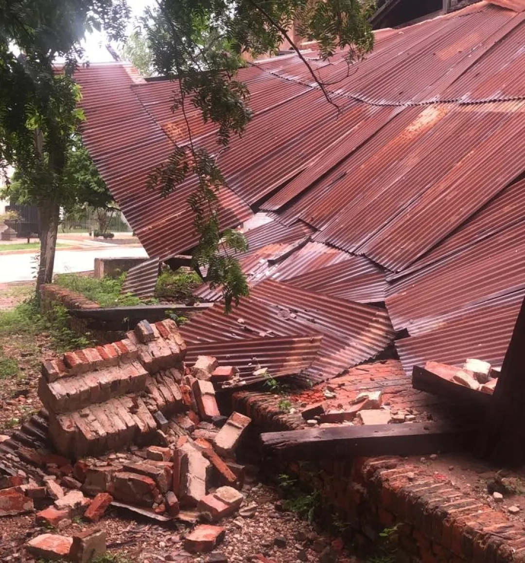 Se desmoronó gran parte de la estructura de la ex CIASA