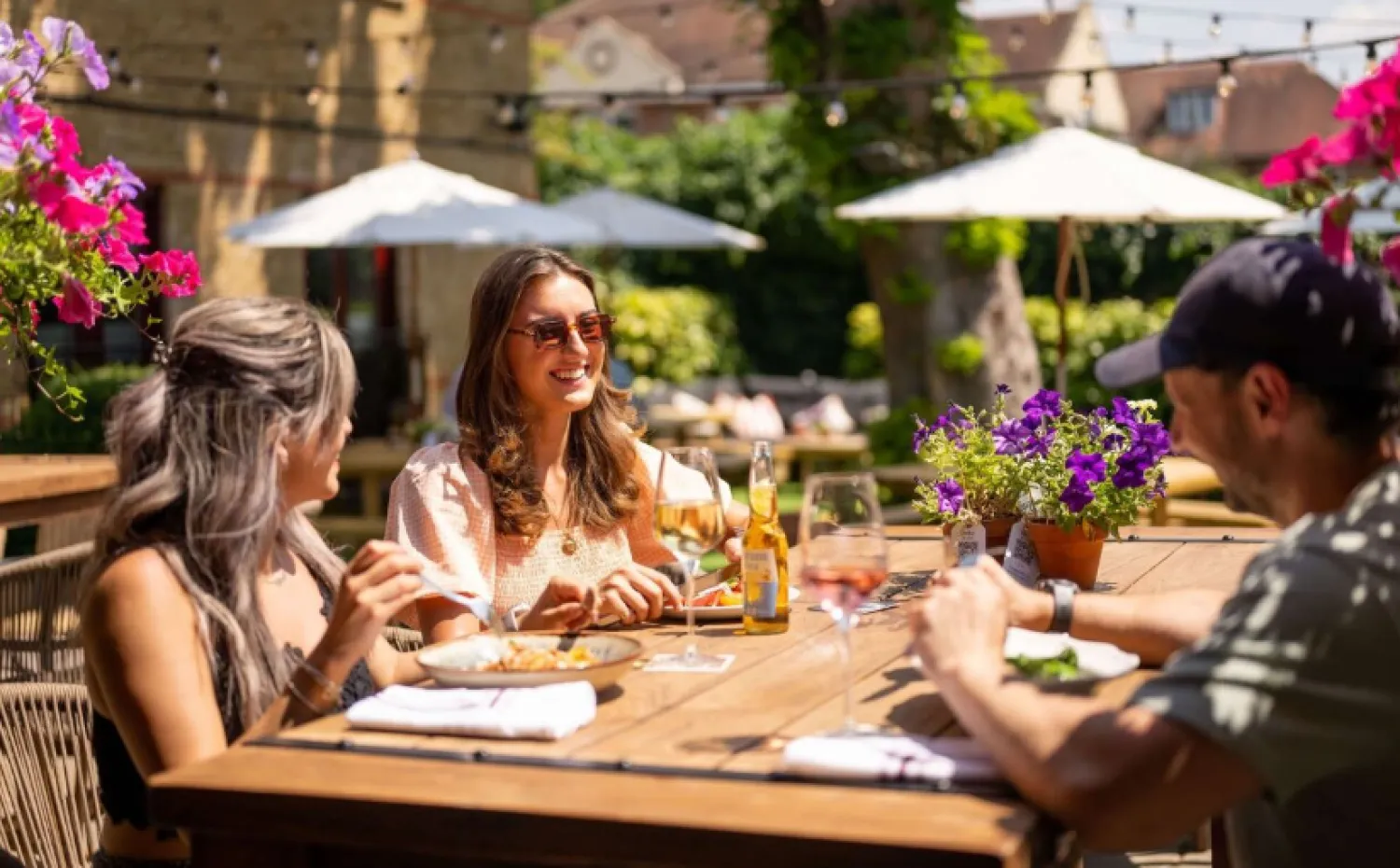 Comer en compañía mejora el bienestar emocional
