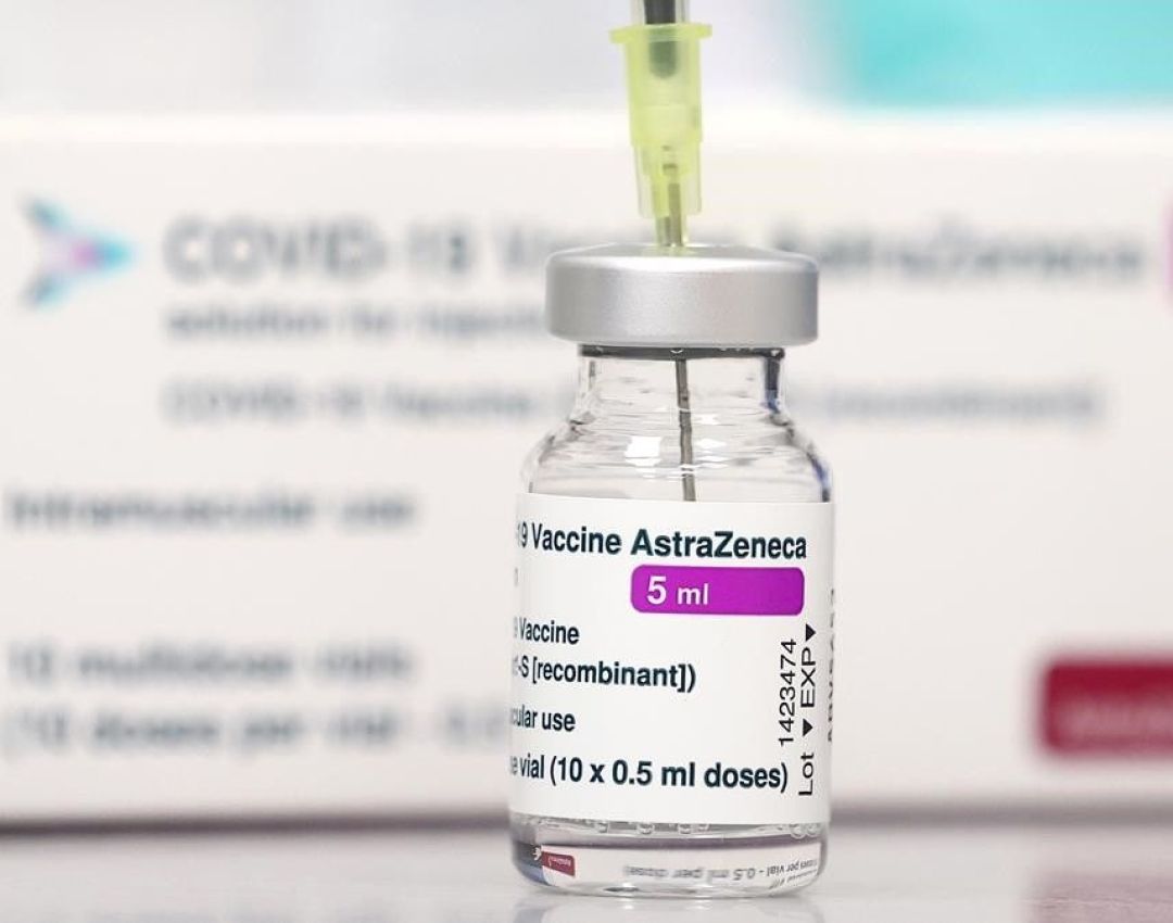 Vacuna AstraZeneca aprobada en mayores de 18 años