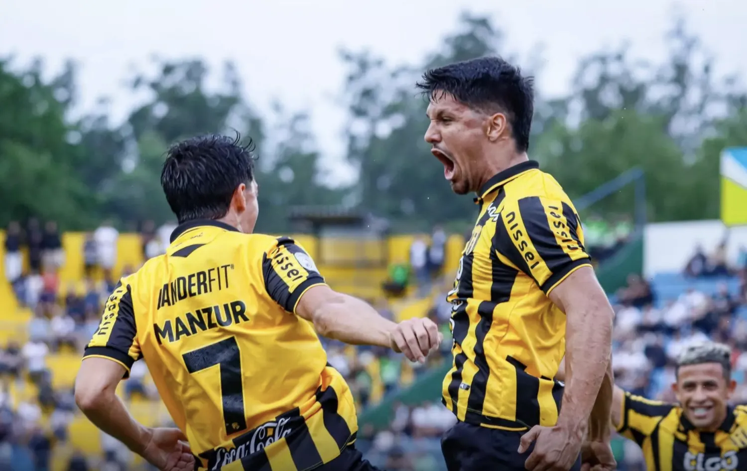 Guarani se queda con el añejo clásico y avanza firme al título del clausura