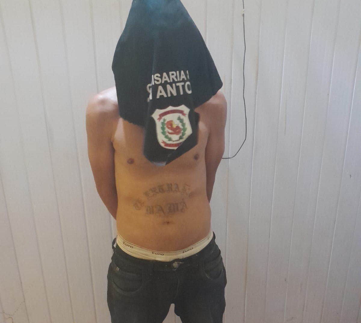 Aprehendieron a un hombre que intentaba robar en una vivienda