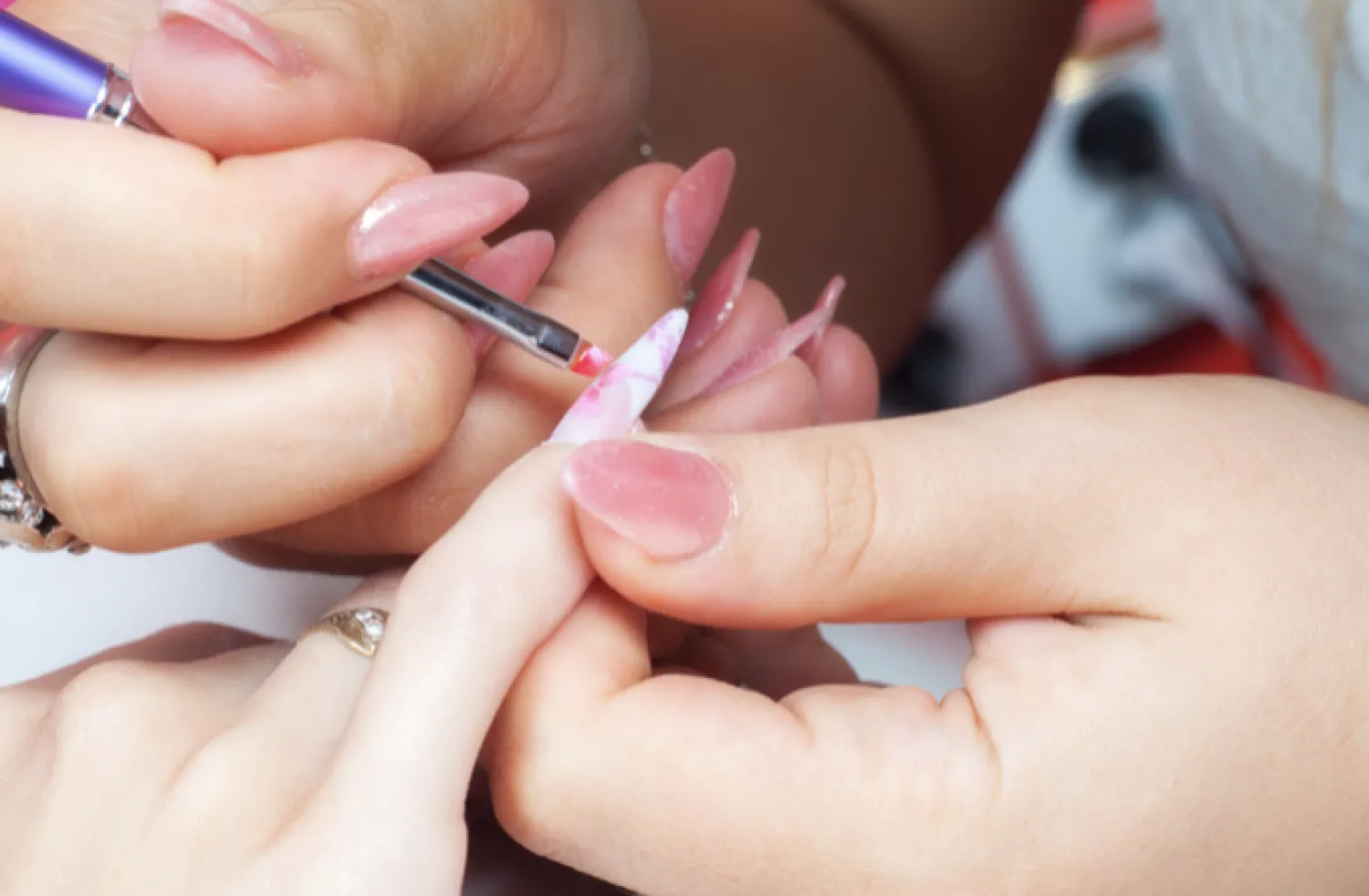 Cuidar las uñas es salud: consejos clave para mantenerlas sanas todo el año