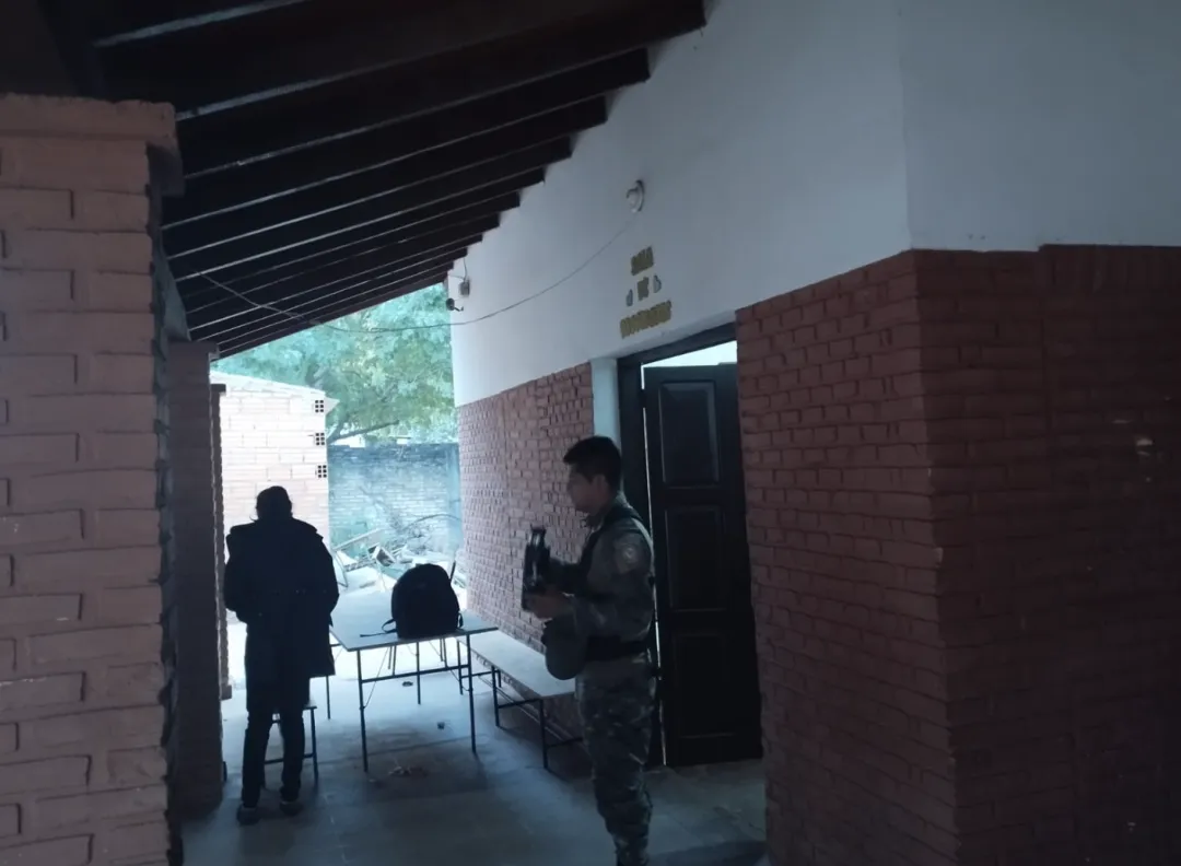 Delincuentes vacían depósito de Hambre Cero en colegio de Horqueta