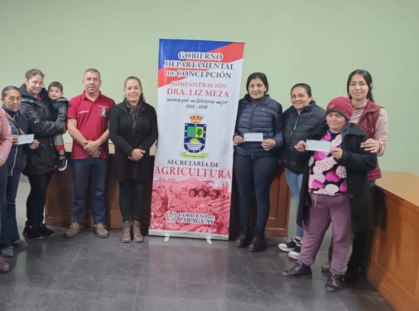 Entregaron aportes económicos para beneficiarios de proyecto de huertas familiares