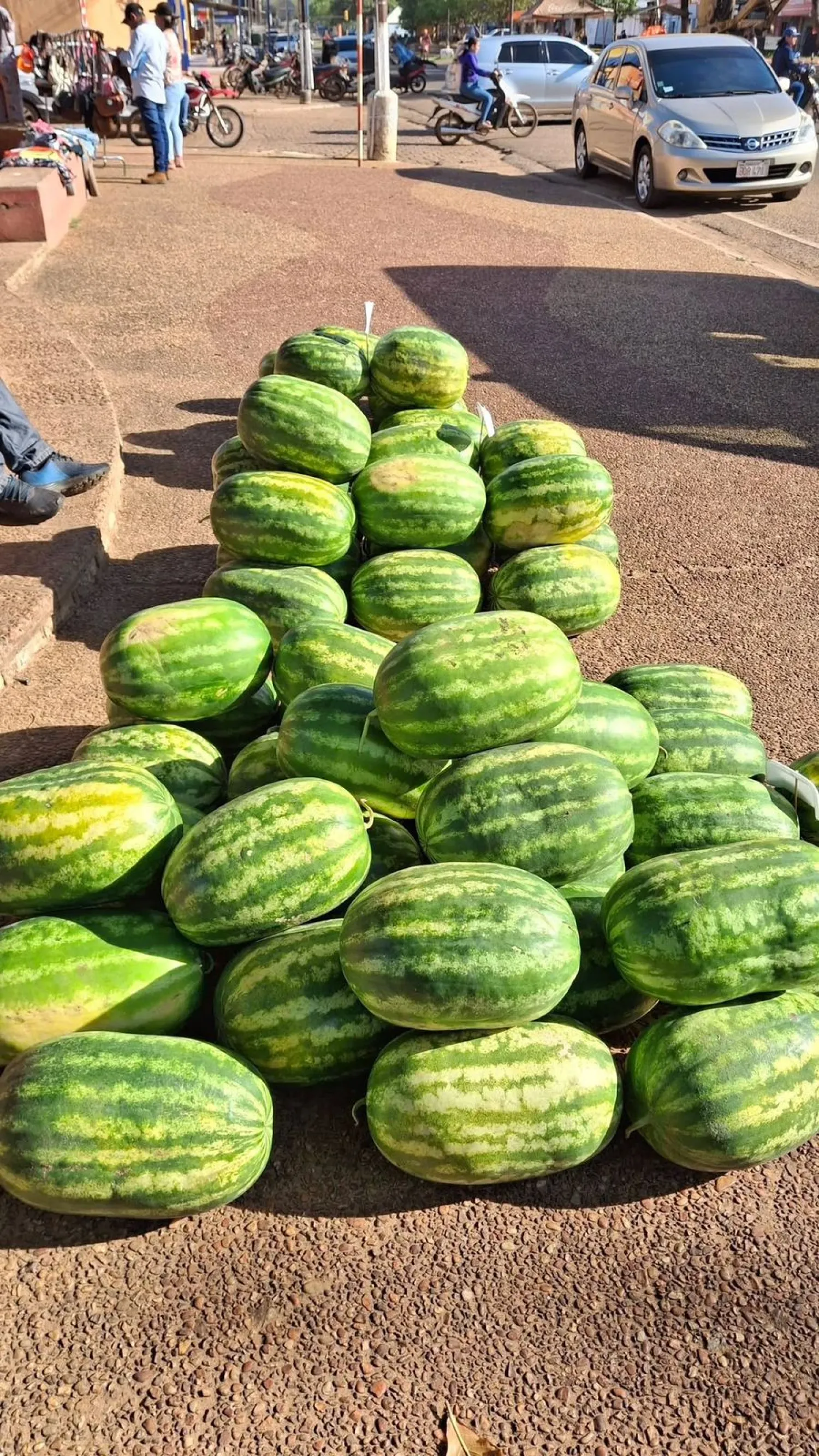 Feria de sandia en la plaza Agustín Fernando de Pinedo