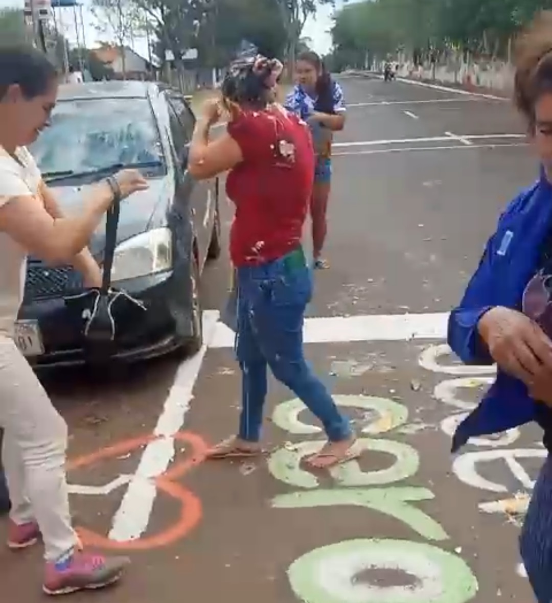 Arrojaron huevos a concejal municipal de Arroyito