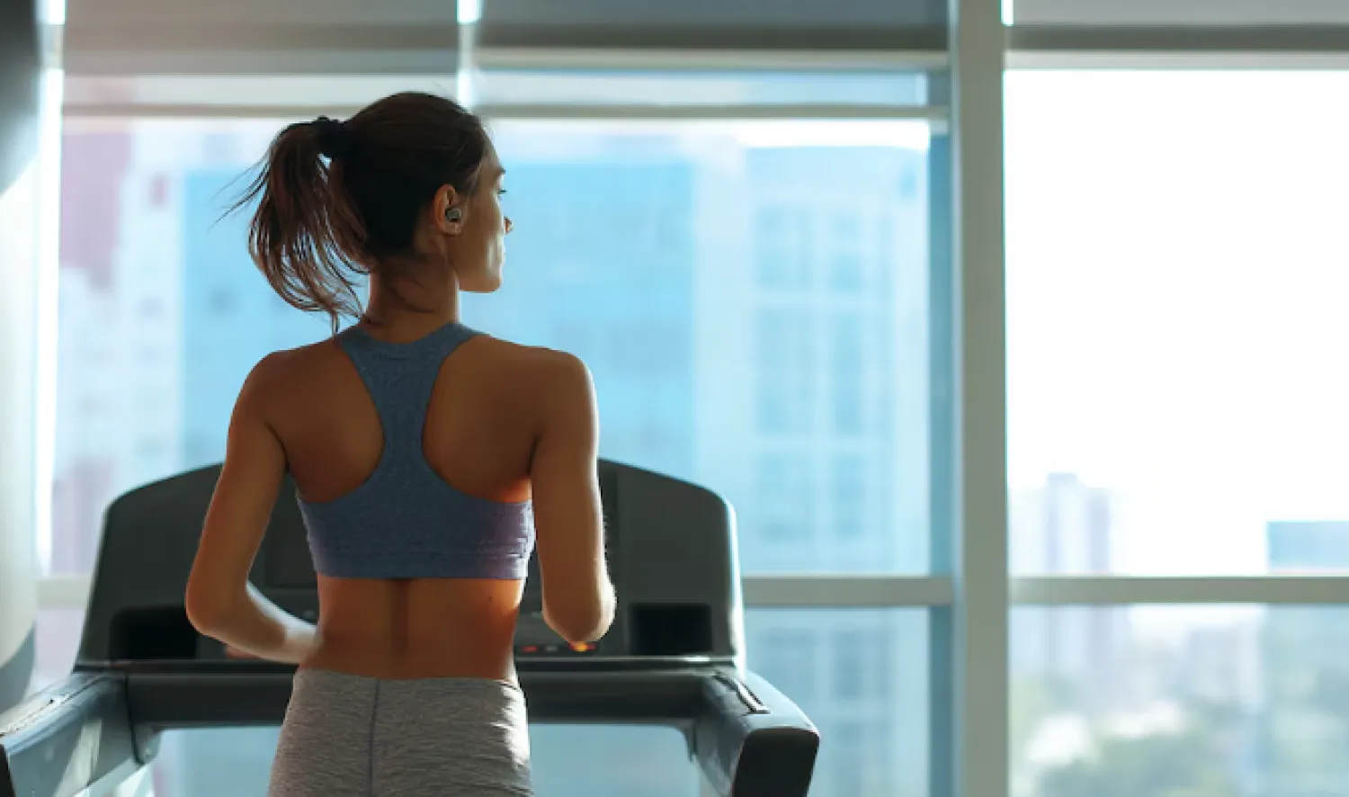 Cuál es el error frecuente al usar la cinta para correr que puede afectar a la columna