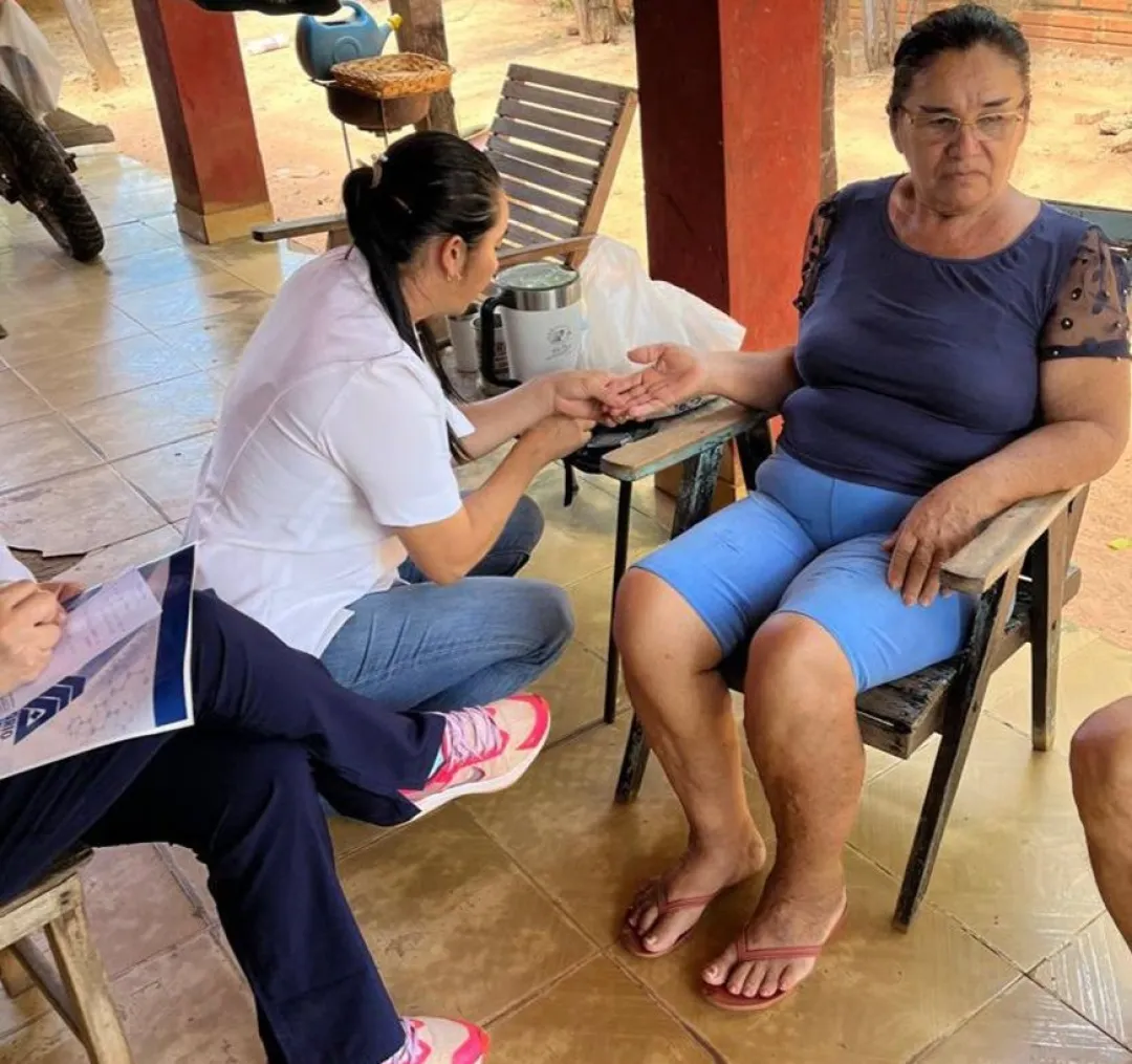 Brigada de Salud realiza visita domiciliaria a pacientes en Concepción