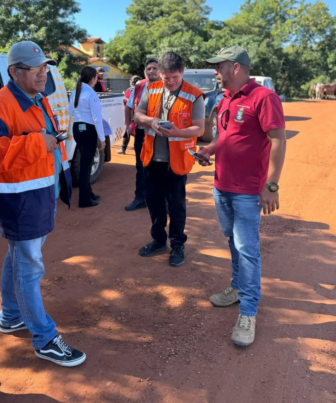 Gobernación y técnicos de la SEN evalúan situación de familias afectadas por inundaciones y las estaciones de bombeo