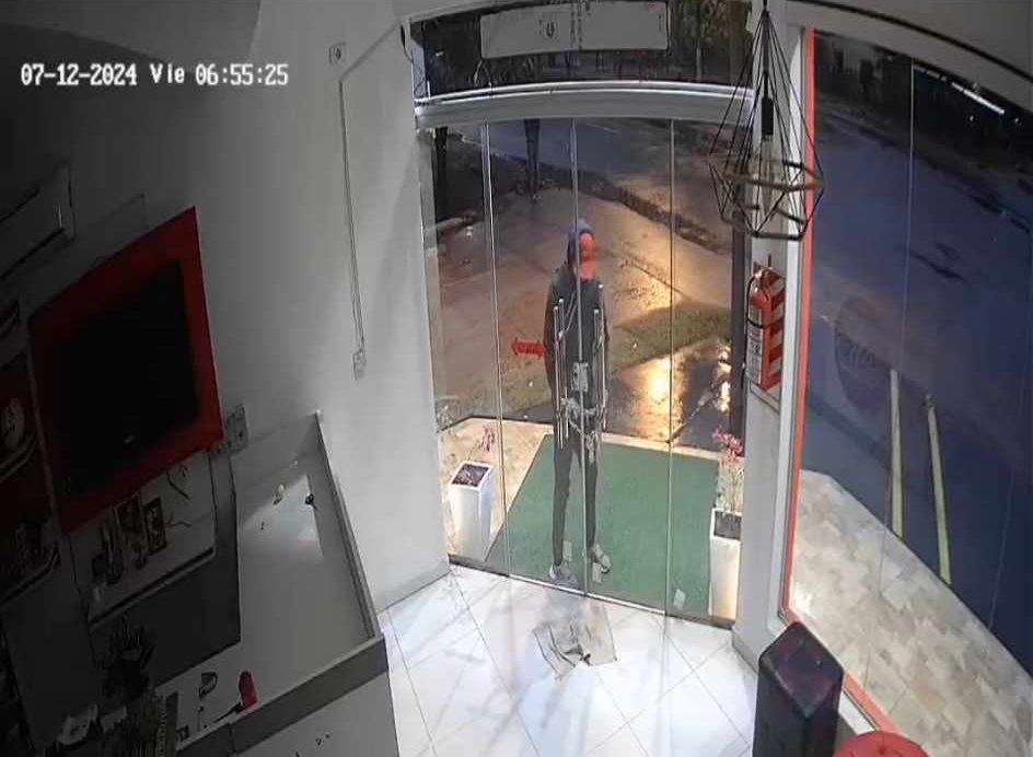 Delincuentes fueron sorprendidos luego de intentar ingresar a un local comercial