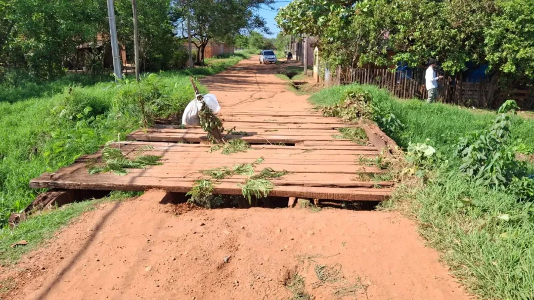 Vecinos piden la reparación urgente de un puente en Concepción