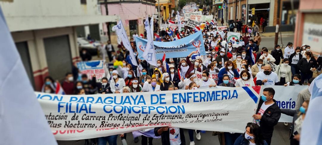 Un centenar de enfermeros concepcioneros apoyan movilización nacional