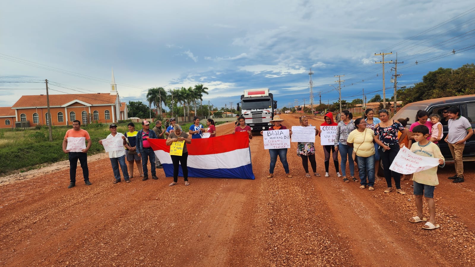 Vecinos cierran ruta tras abandono de las obras Concepción