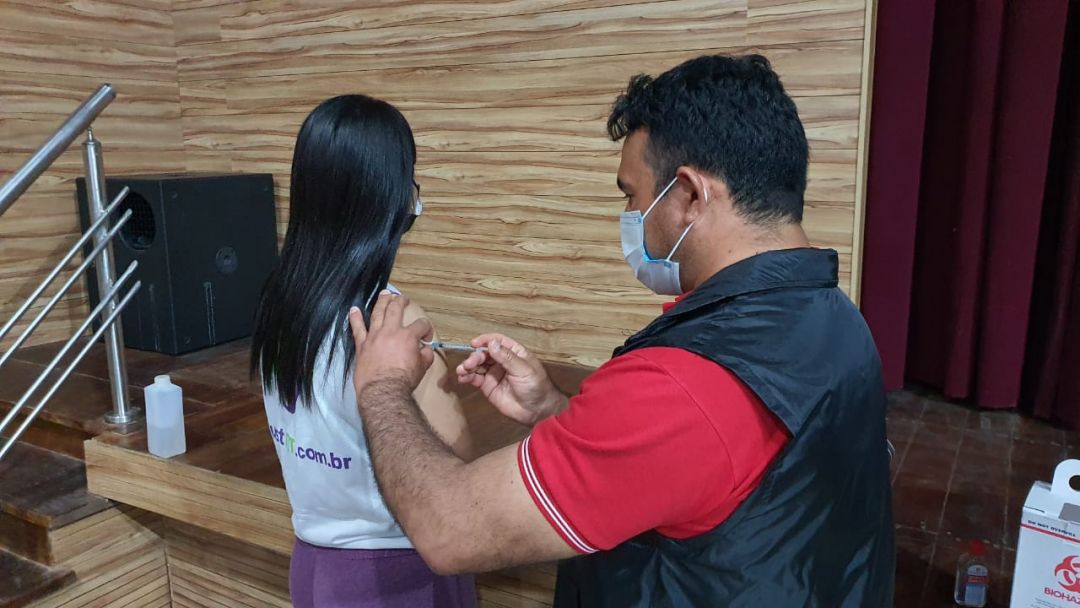 Hoy se aplica segunda dosis de Pfizer y AstraZeneca en Concepción