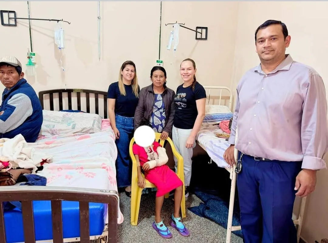 Gobernación acompaña a niña que superó exitosamente cirugía traumatológica