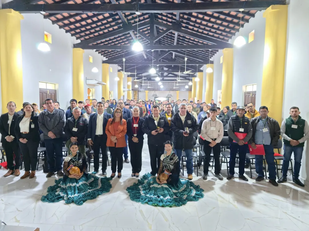 Concepción brilla con la Apicultura y Meliponicultura