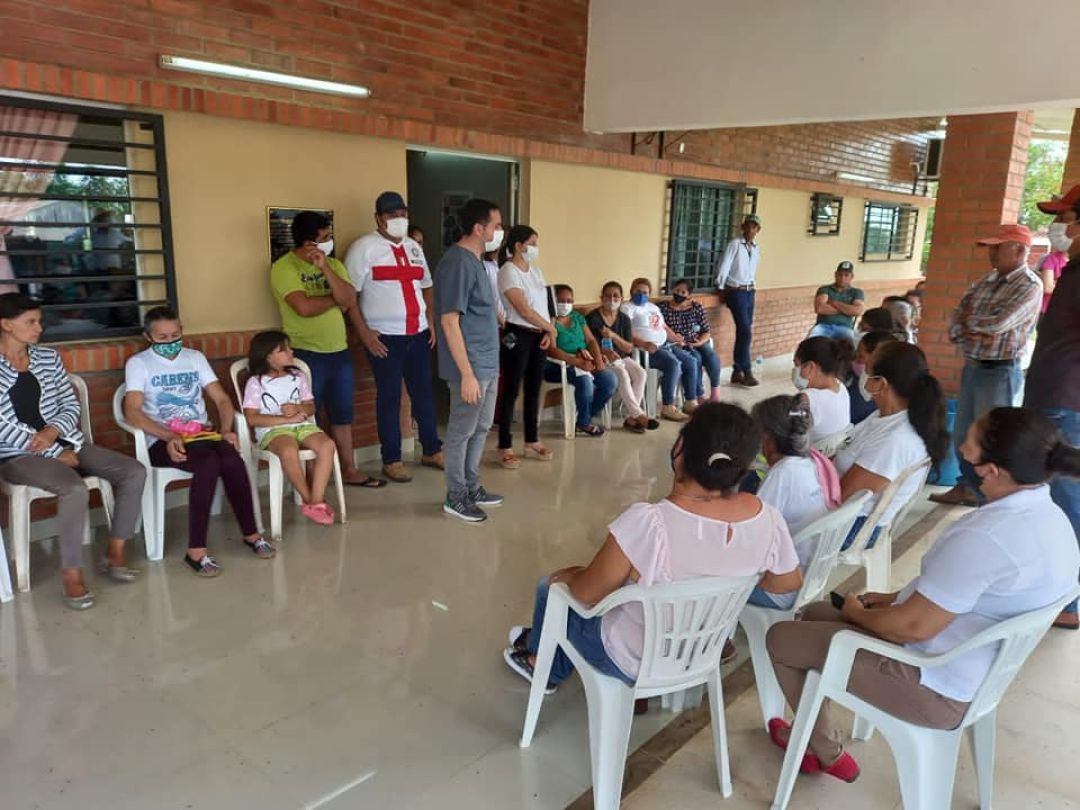 Más de 1.500 personas vacunadas en primera jornada de vacunación en las USF