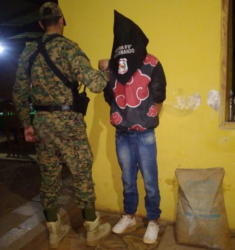 Ladrón aprehendido con “las manos en el cemento”