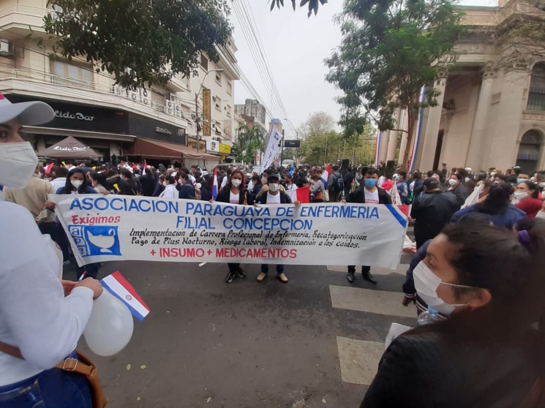 Ejecutivo reglamenta carrera profesional del personal de enfermería