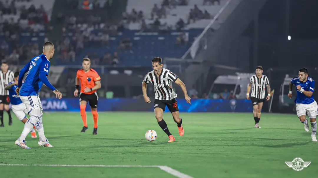 Libertad obligado a remontar en Belo Horizonte