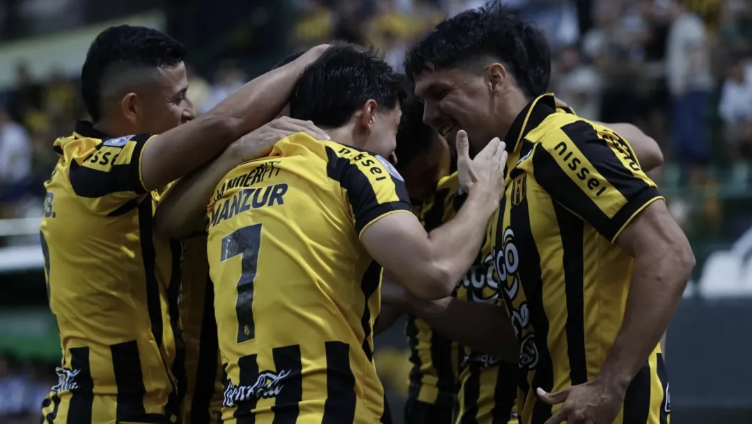 Guaraní golea, se afirma y es líder absoluto del Clausura 2025
