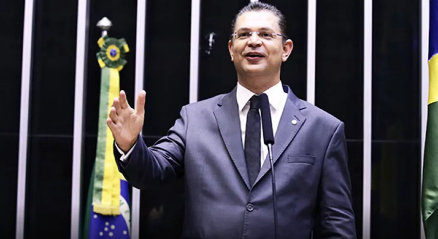 La Policía de Brasil allanó los domicilios de dos importantes diputados afines a Jair Bolsonaro e incautaron más de USD 70 mil