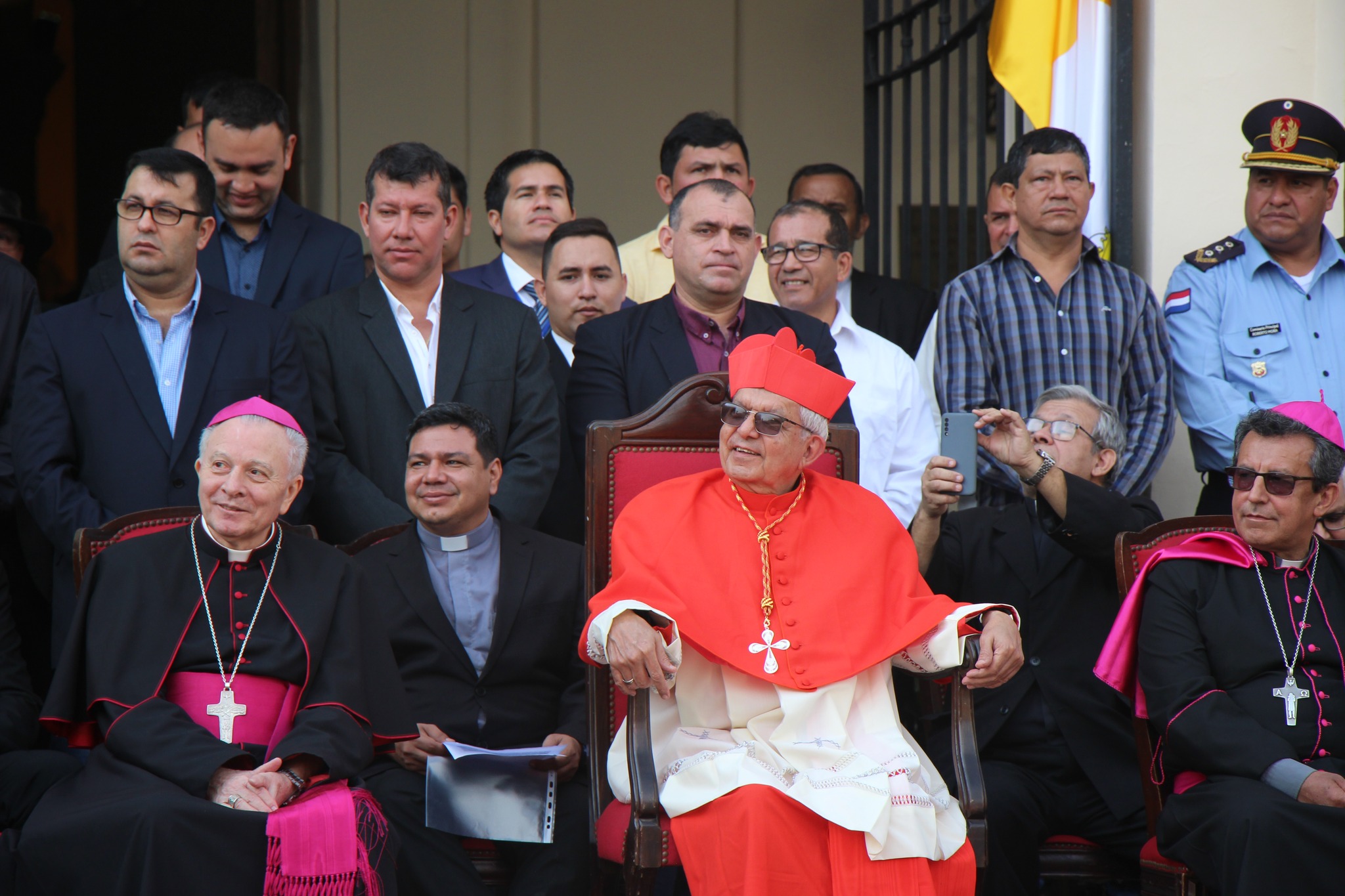 Emotiva bienvenida del pueblo paraguayo al Cardenal Adalberto Martínez Flores