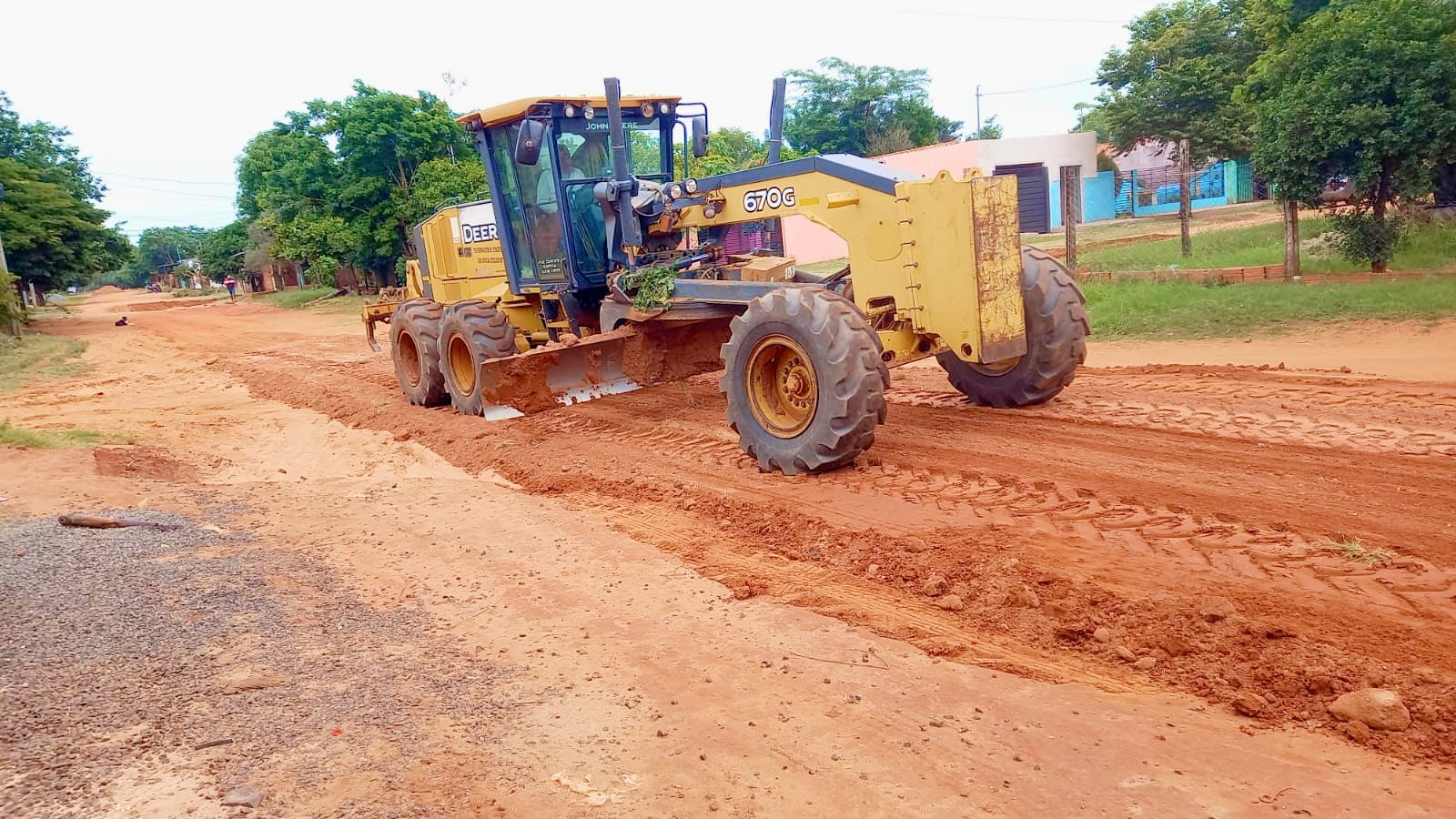 Gobernación de Concepción continúa reparando caminos en el distrito de Horqueta