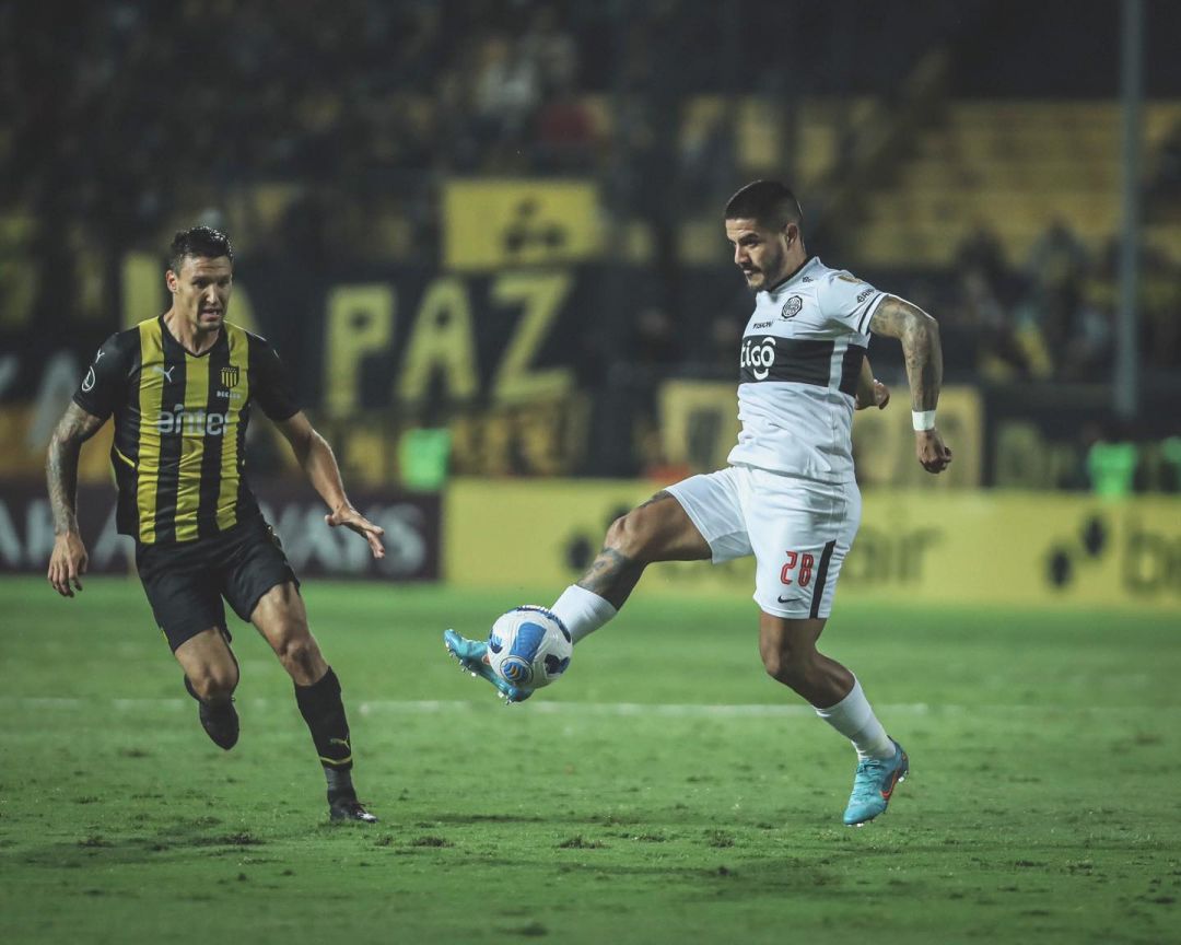 Olimpia cayó ante Peñarol