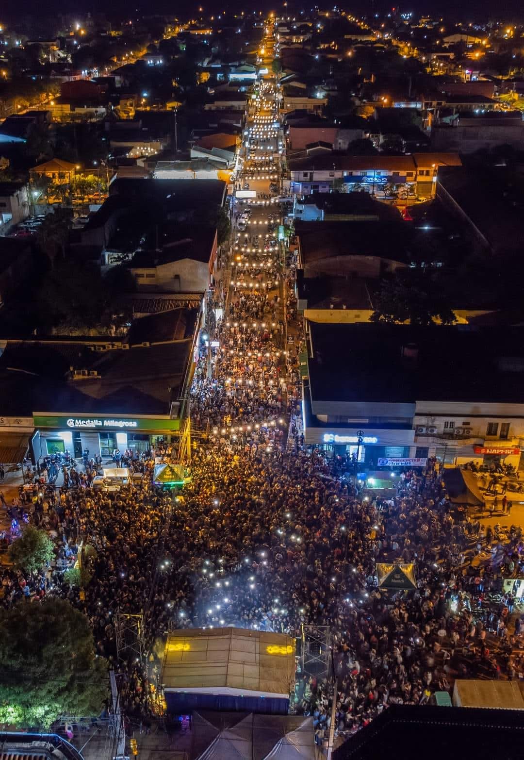 Una multitud vibró en la Noche de la Gobernación