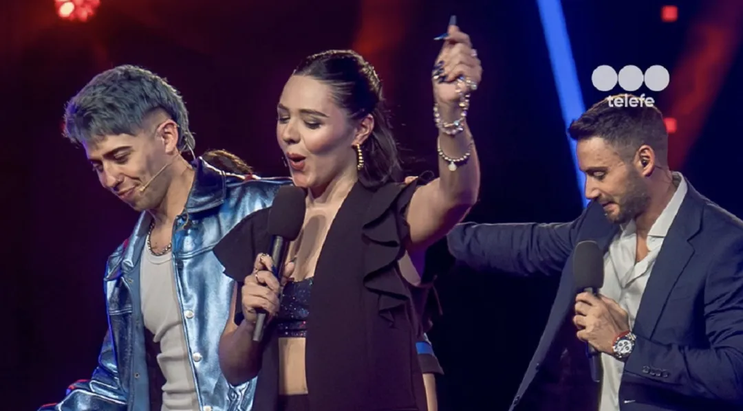 Paraguaya deslumbra en batalla y sigue avanzando en La Voz Argentina