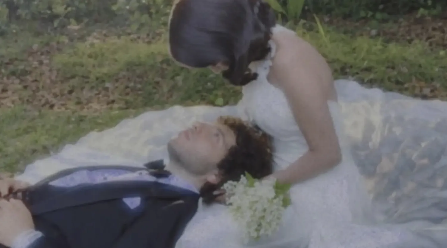 El "sí" de Selena Gómez y Benny Blanco en una boda de ensueño