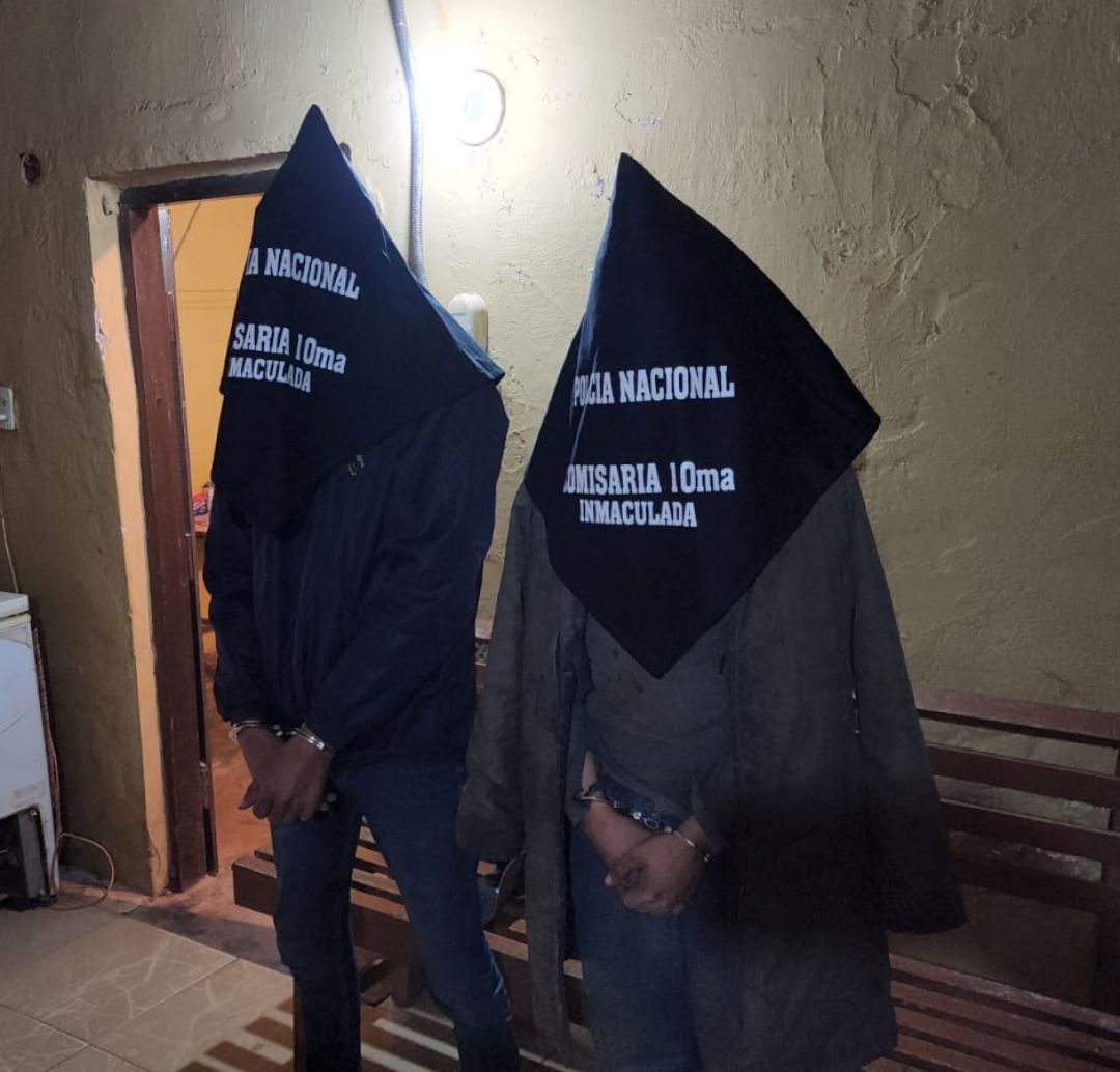 Delincuentes aprehendidos y celular recuperado