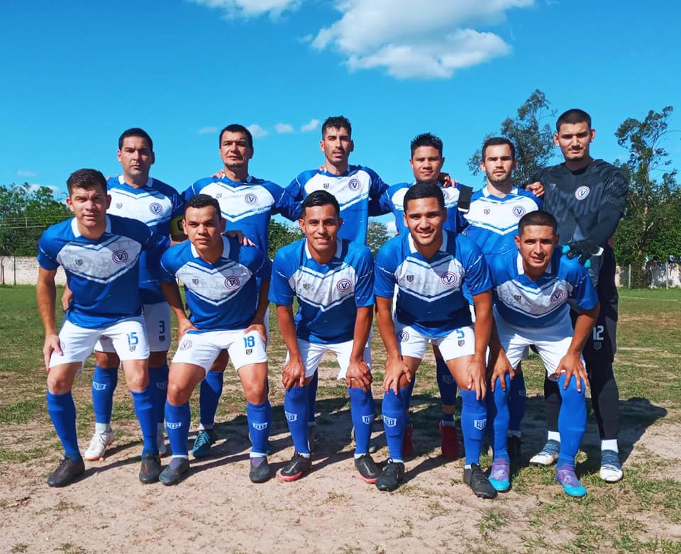 La “V” Azulada goleó y clasificó a semifinales del Interligas Departamental