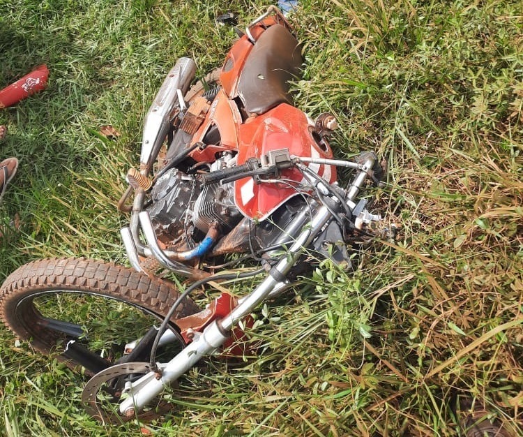 Hombre falleció tras embestir una columna de la ANDE en Puentesiño