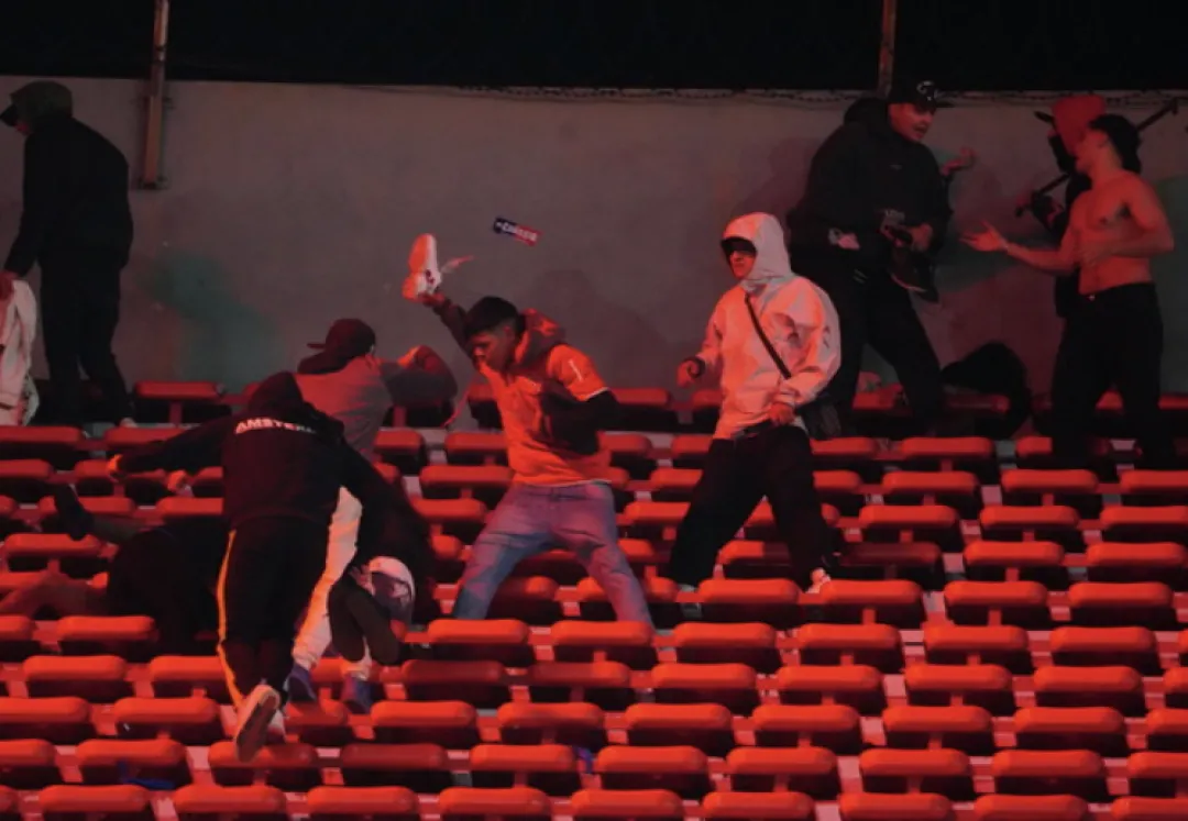 El presidente de la FIFA se pronuncia tras la brutal violencia en cancha de Independiente