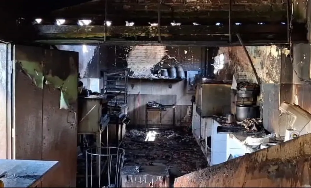Incendio en local gastronómico de Concepción deja millonaria pérdida por daños materiales