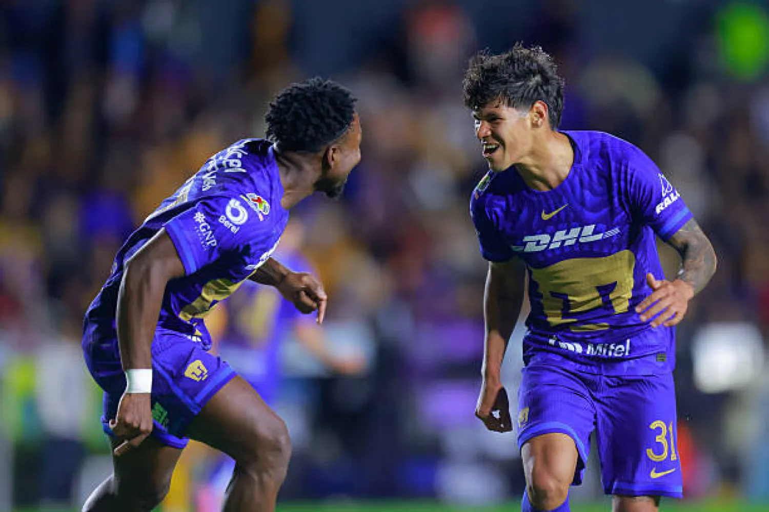 Segundo partido y primer gol de Robert Morales con Pumas