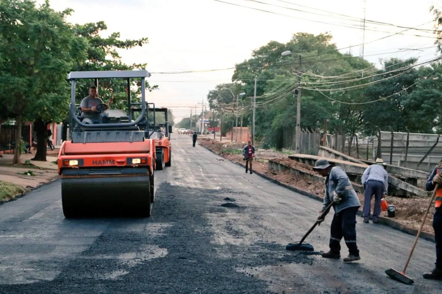 Asfaltado llega a inmediaciones del Hospital Regional y la ANDE